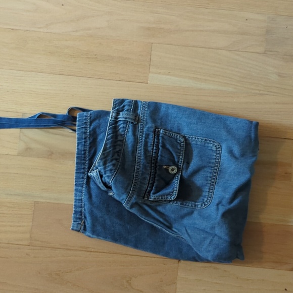 Jean Star Sz 8 Petite Capri Jeans with 6 Pockets and Drawstring Bottoms - Picture 4 of 4